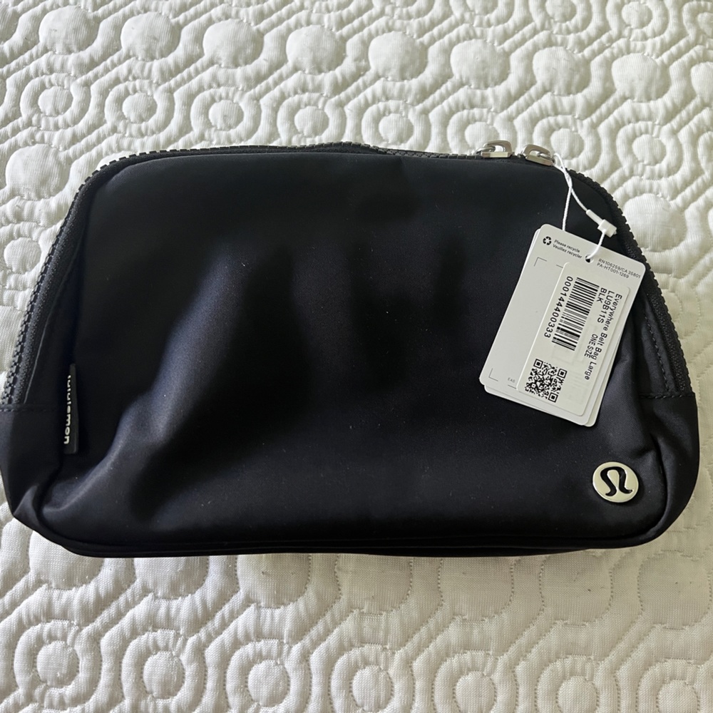 Lululemon Everywhere Belt Bag - 2L